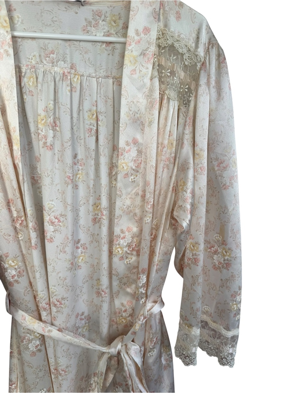 vintage Christian Dior "Le Connaisseur" satin soft floral pattern robe - Picture 6 of 10